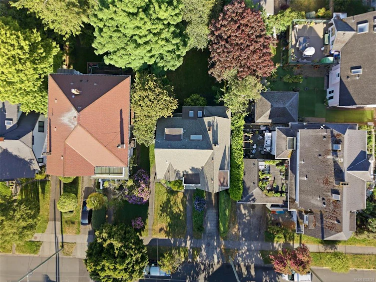 15 Linden Avenue, Victoria, BC, V8V 4C9 - 34