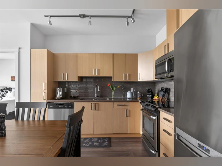 410-1900 Watkiss Way, View Royal, BC, V9B 0S8 - 8