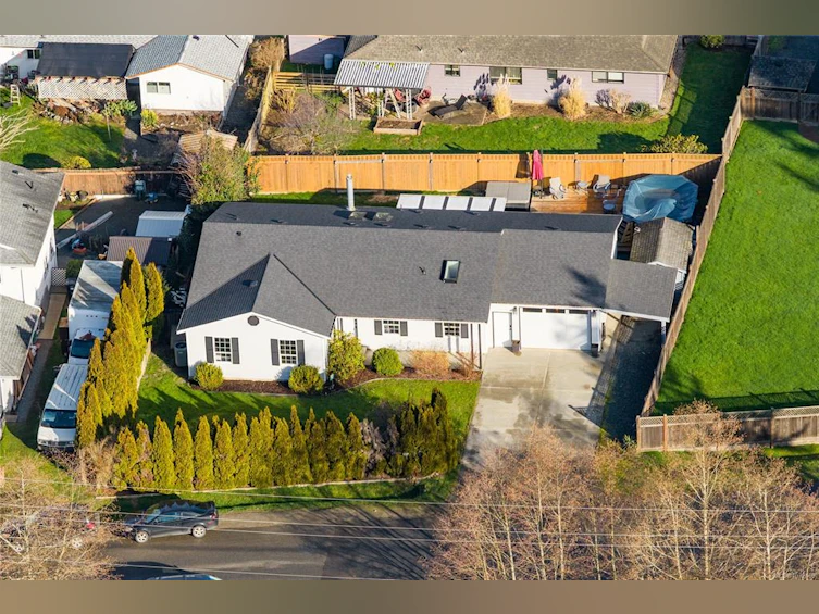 1605 Sharon Place, French Creek, BC, V9P 1Y7 - 51