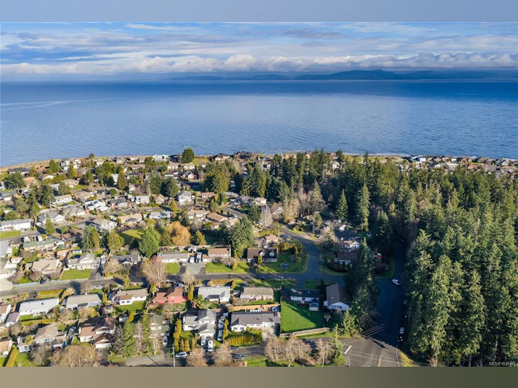 1605 Sharon Place, French Creek, BC, V9P 1Y7 - 48