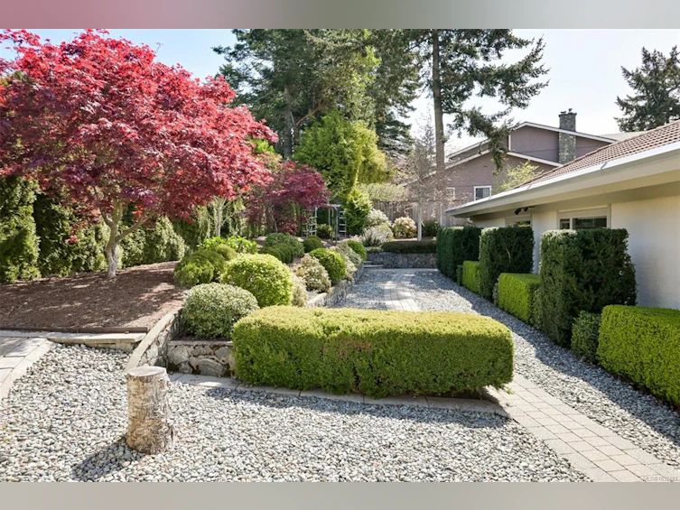 2770 Arbutus Road, Saanich, BC, V8N 5X4 - 62