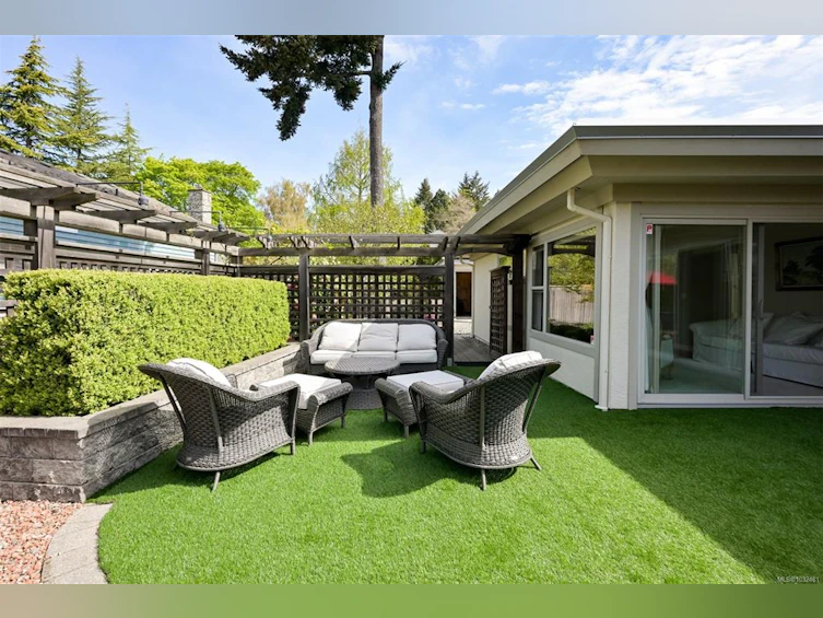 2770 Arbutus Road, Saanich, BC, V8N 5X4 - 29