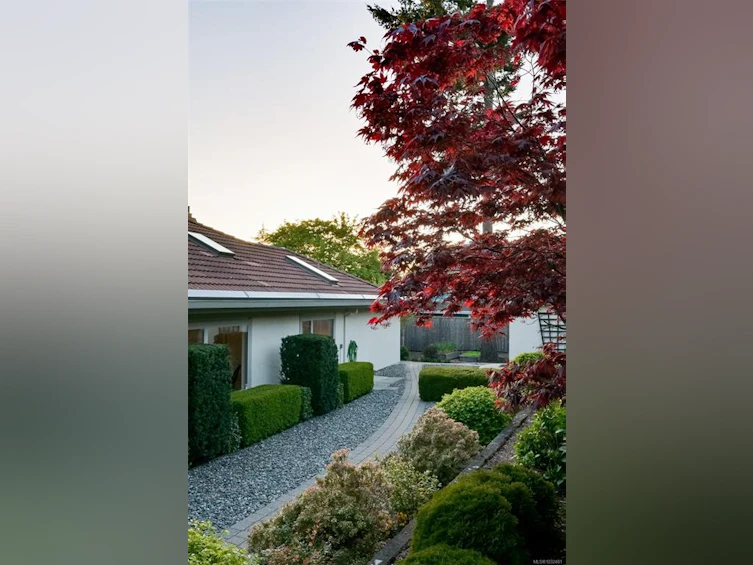 2770 Arbutus Road, Saanich, BC, V8N 5X4 - 79