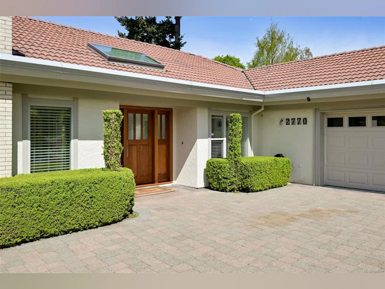 2770 Arbutus Road, Saanich, BC, V8N 5X4 - 63