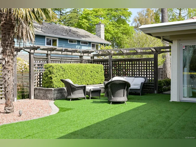 2770 Arbutus Road, Saanich, BC, V8N 5X4 - 27