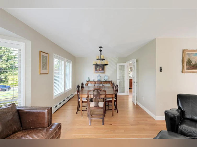 2770 Arbutus Road, Saanich, BC, V8N 5X4 - 10