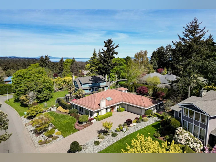 2770 Arbutus Road, Saanich, BC, V8N 5X4 - 68