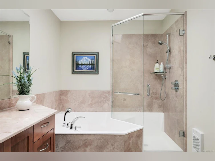 2770 Arbutus Road, Saanich, BC, V8N 5X4 - 42
