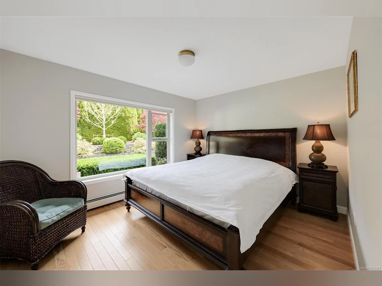 2770 Arbutus Road, Saanich, BC, V8N 5X4 - 46