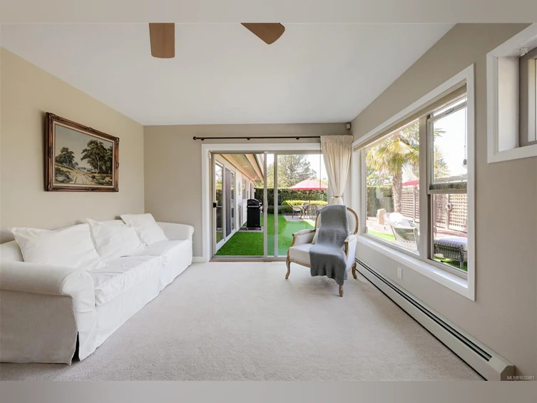 2770 Arbutus Road, Saanich, BC, V8N 5X4 - 36