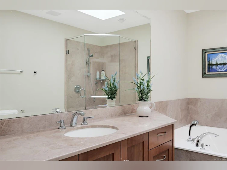 2770 Arbutus Road, Saanich, BC, V8N 5X4 - 43