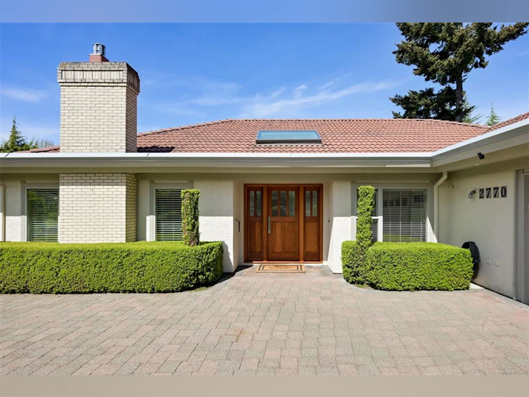 2770 Arbutus Road, Saanich, BC, V8N 5X4 - 5