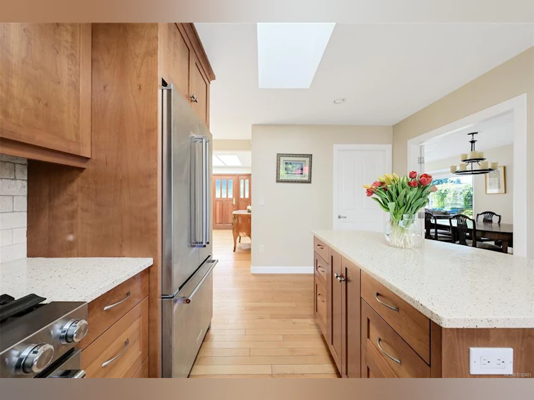 2770 Arbutus Road, Saanich, BC, V8N 5X4 - 15