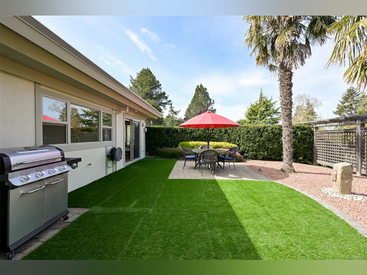 2770 Arbutus Road, Saanich, BC, V8N 5X4 - 28