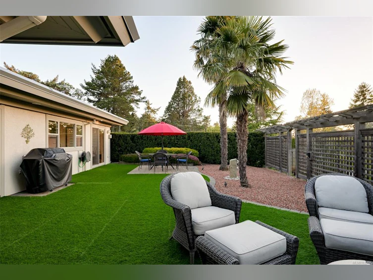 2770 Arbutus Road, Saanich, BC, V8N 5X4 - 82