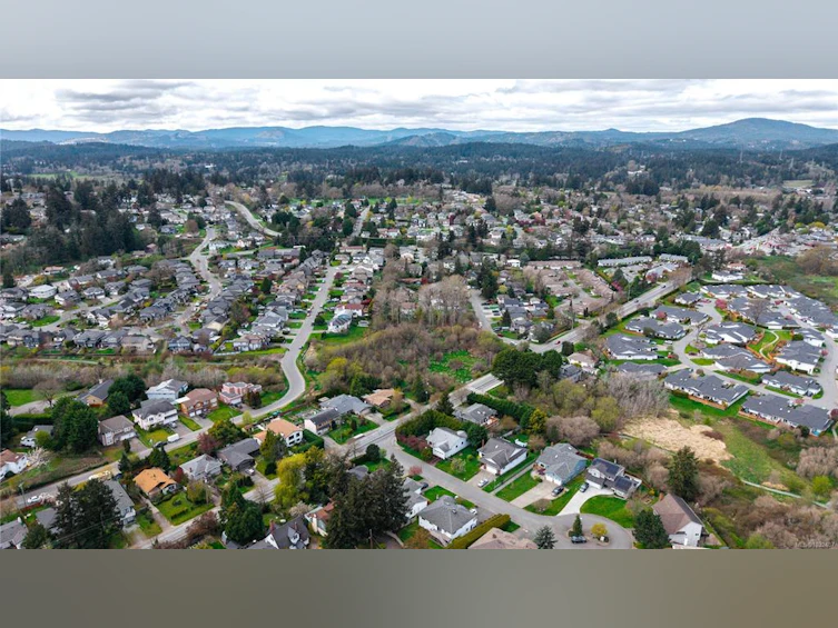 4104 Interurban Road, Saanich, BC, V8Z 7H4 - 10