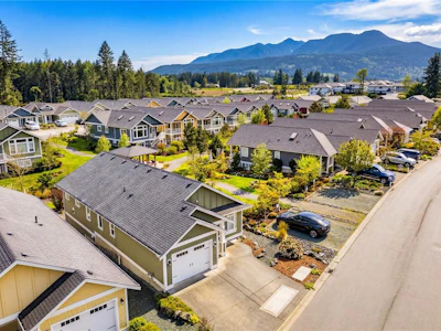 147 Village Way - 2