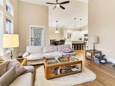 147 Village Way - 4