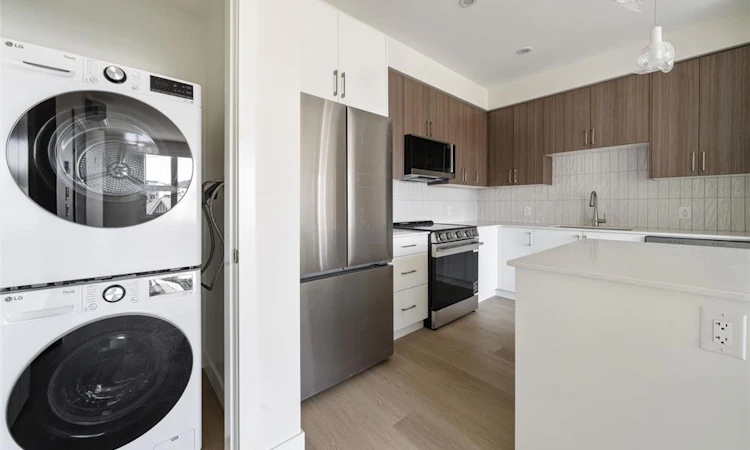 312-777 Station Avenue