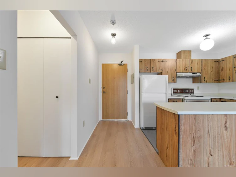 611-1745 Leighton Road, Victoria, BC, V8R 6R6 - 8