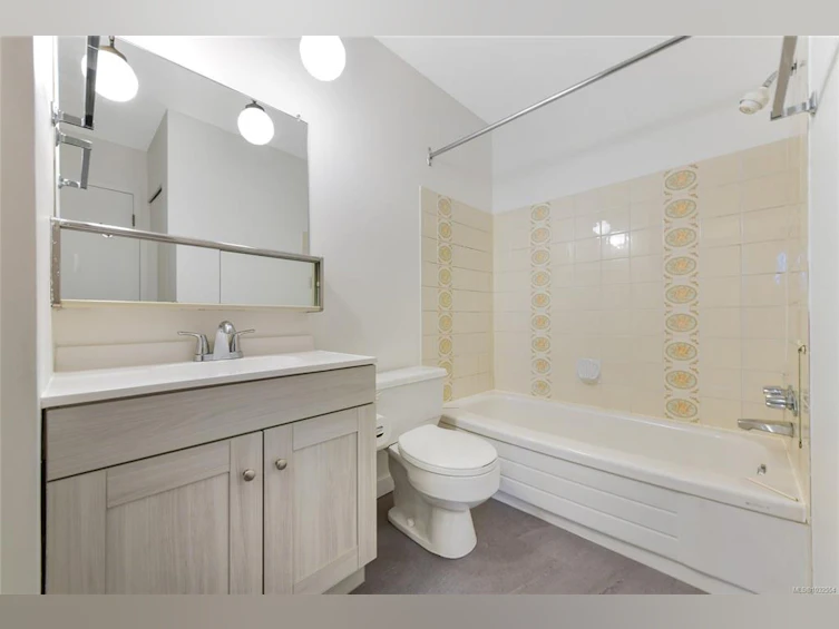 611-1745 Leighton Road, Victoria, BC, V8R 6R6 - 17