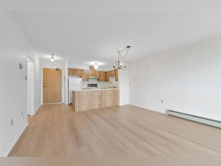 611-1745 Leighton Road, Victoria, BC, V8R 6R6 - 4