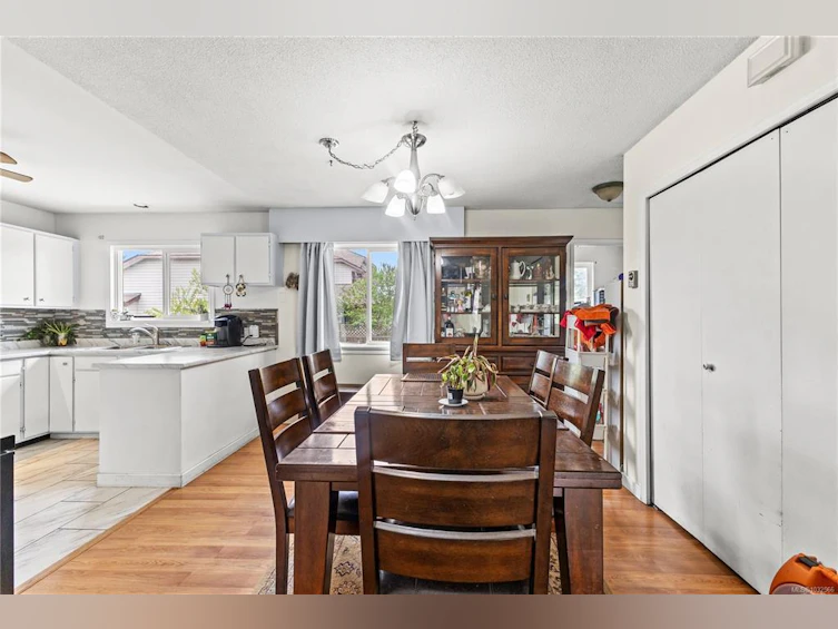 2505 S Alder Street, Campbell River, BC, V9W 5T3 - 6
