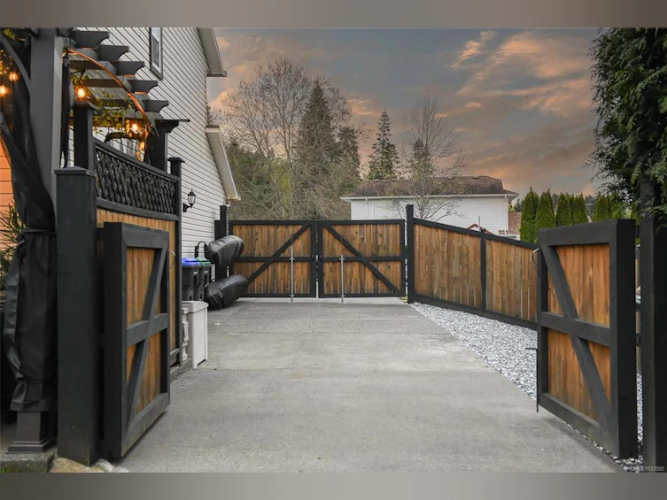 1866 Hawk Drive, Courtenay, BC, V9N 8Y8 - 16