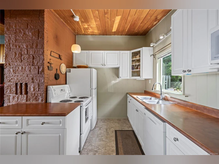 3083 Dolphin Drive, Nanoose, BC, V9P 9J2 - 9