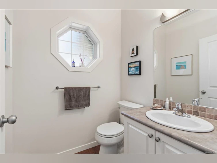 1089 Colville Road, Esquimalt, BC, V9A 4P9 - 24