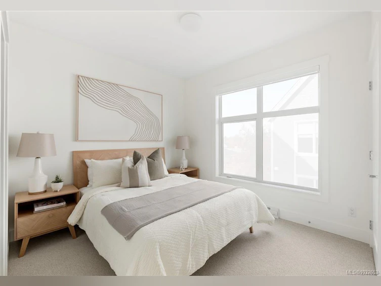 11-2536 Shelbourne Street, Victoria, BC, V8R 4L5 - 24