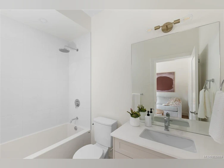 11-2536 Shelbourne Street, Victoria, BC, V8R 4L5 - 31