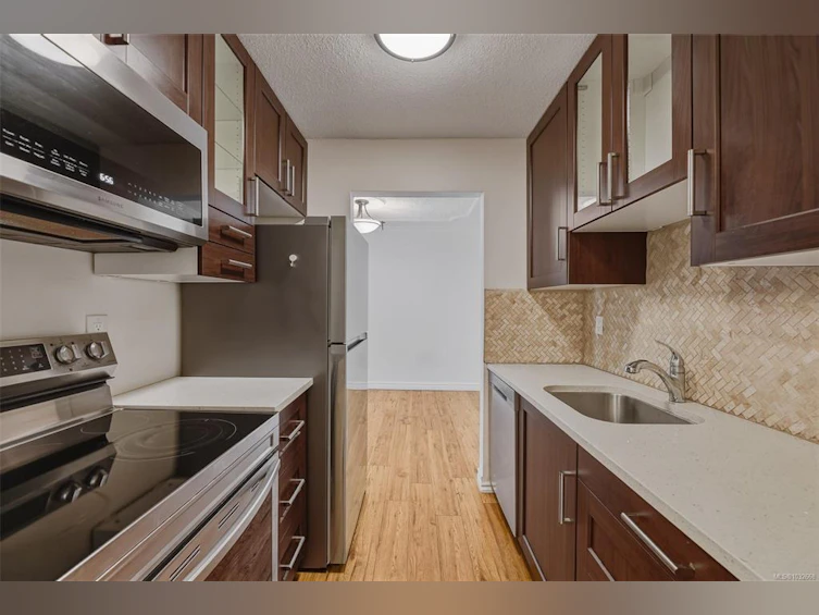 123-1025 Inverness Road, Saanich, BC, V8X 2S2 - 11