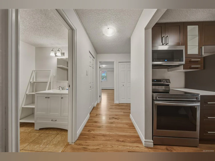 123-1025 Inverness Road, Saanich, BC, V8X 2S2 - 23