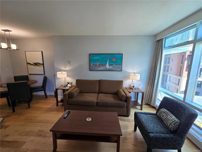 A316-810 Humboldt Street - 5