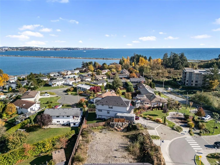 280 Seafield Road, Colwood, BC, V9C 0R1 - 2