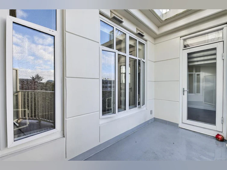 415-999 Burdett Avenue, Victoria, BC, V8V 3G7 - 32