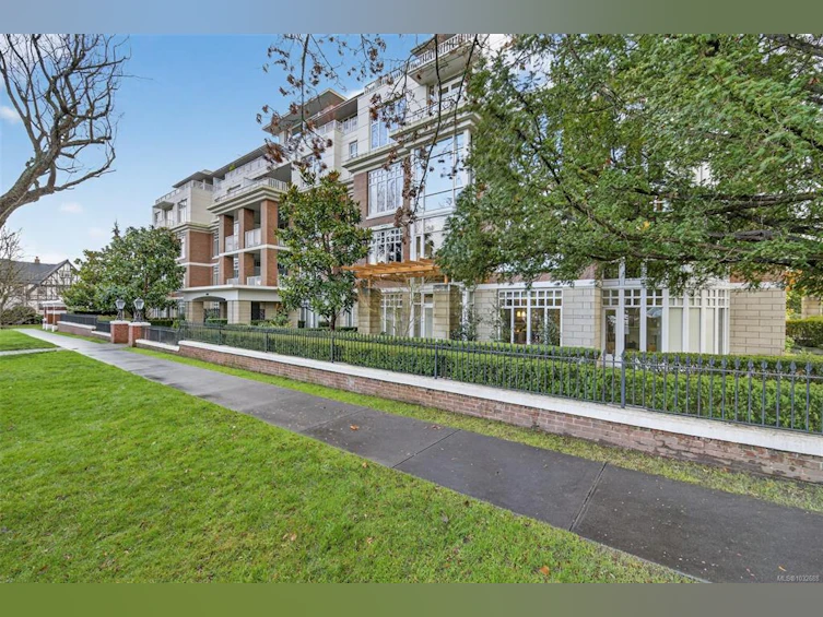 415-999 Burdett Avenue, Victoria, BC, V8V 3G7 - 54