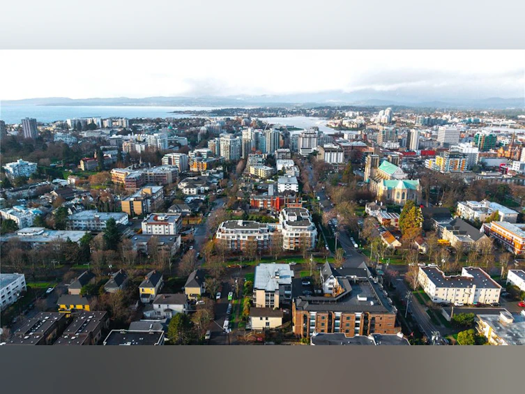 415-999 Burdett Avenue, Victoria, BC, V8V 3G7 - 2