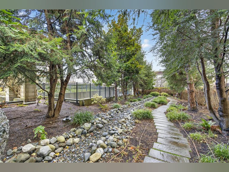 415-999 Burdett Avenue, Victoria, BC, V8V 3G7 - 46