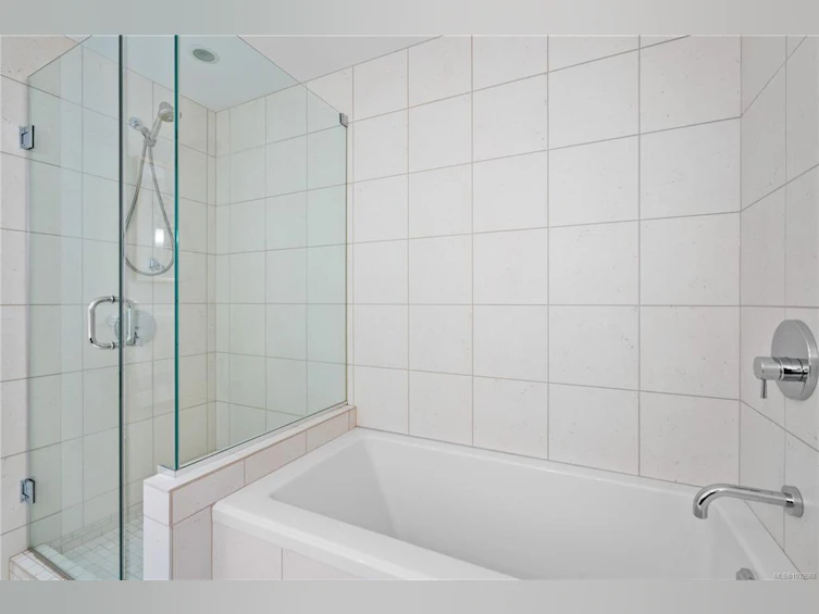 415-999 Burdett Avenue, Victoria, BC, V8V 3G7 - 24