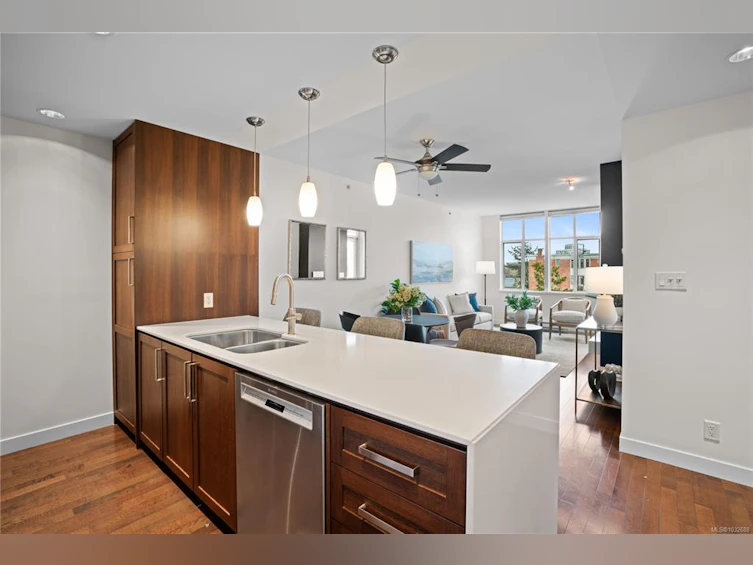 415-999 Burdett Avenue, Victoria, BC, V8V 3G7 - 3