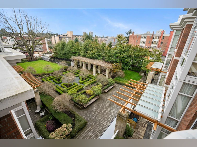 415-999 Burdett Avenue, Victoria, BC, V8V 3G7 - 33