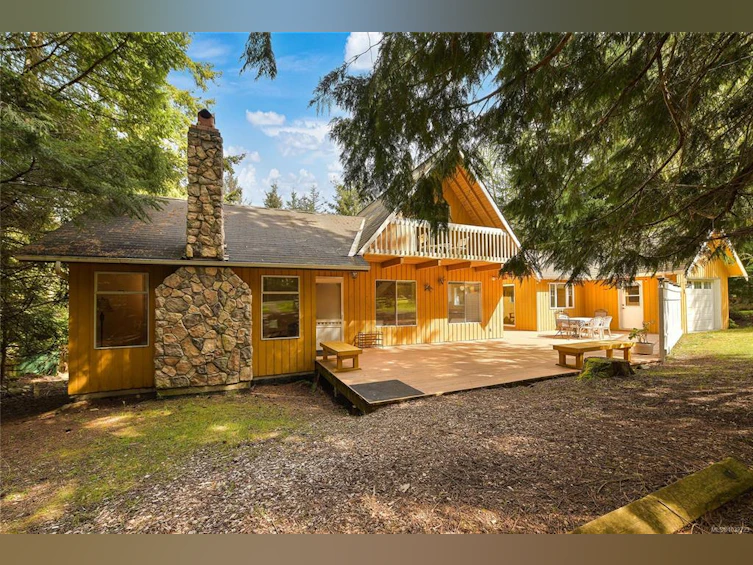 552 Club Crescent, Mayne Island, BC, V0N 2J1