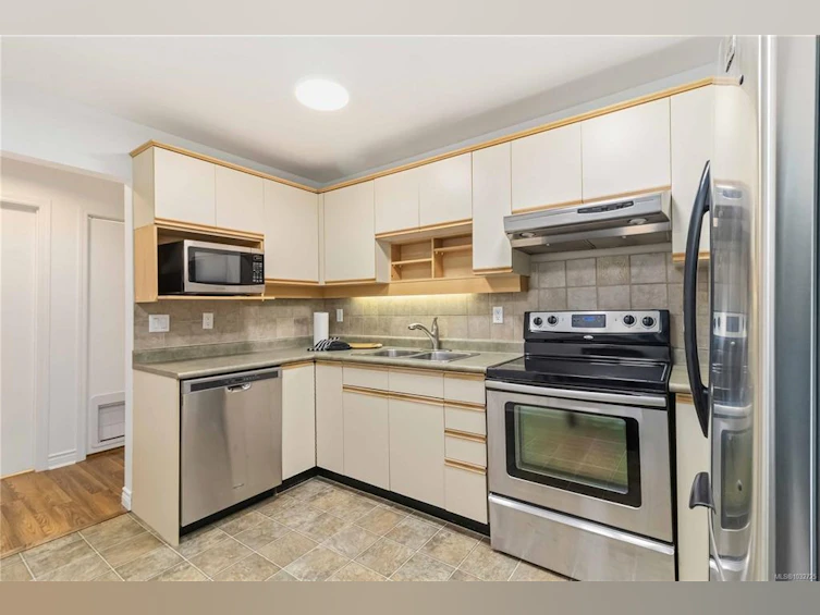 302-1436 Harrison Street, Victoria, BC, V8S 3S2 - 10