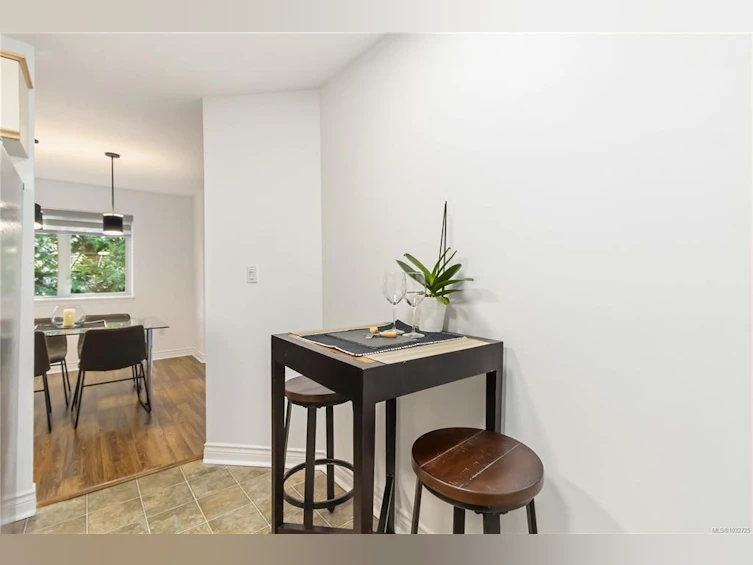 302-1436 Harrison Street, Victoria, BC, V8S 3S2 - 11