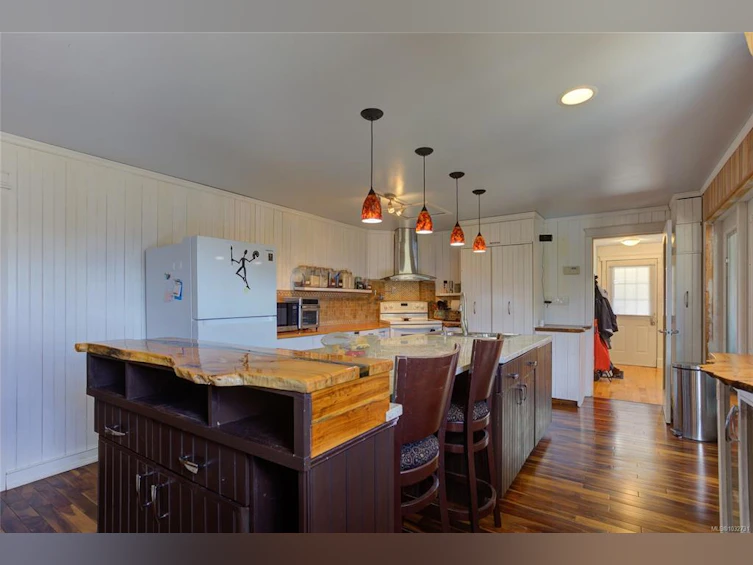 139 North Shore Road, Lake Cowichan, BC, V0R 2G0 - 32