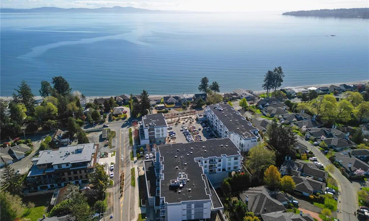 214-5120 Cordova Bay Road