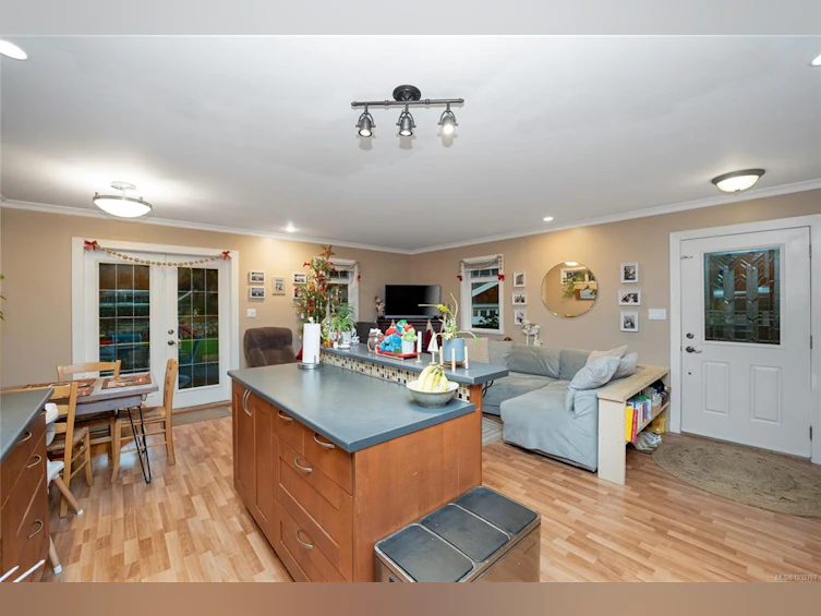 2229 Arbutus Road, Saanich, BC, V8N 1V2 - 46