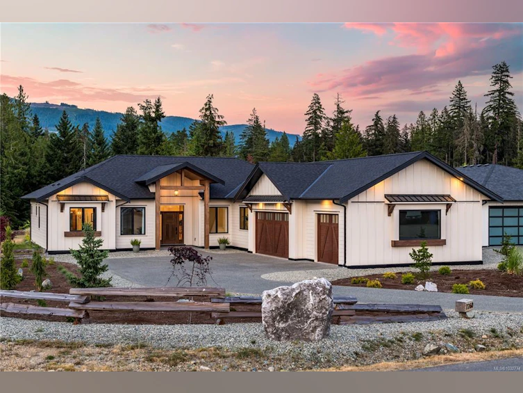 7260 Lakefront Drive, Lake Cowichan, BC, V0R 3E1